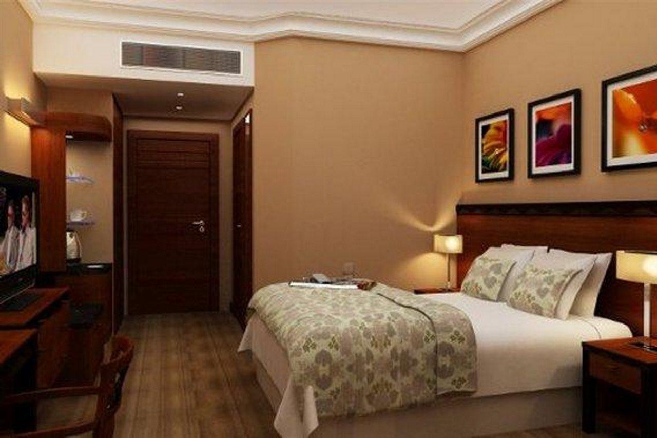 Jiyeh Marina Resort Hotel & Chalets Jieh Kültér fotó