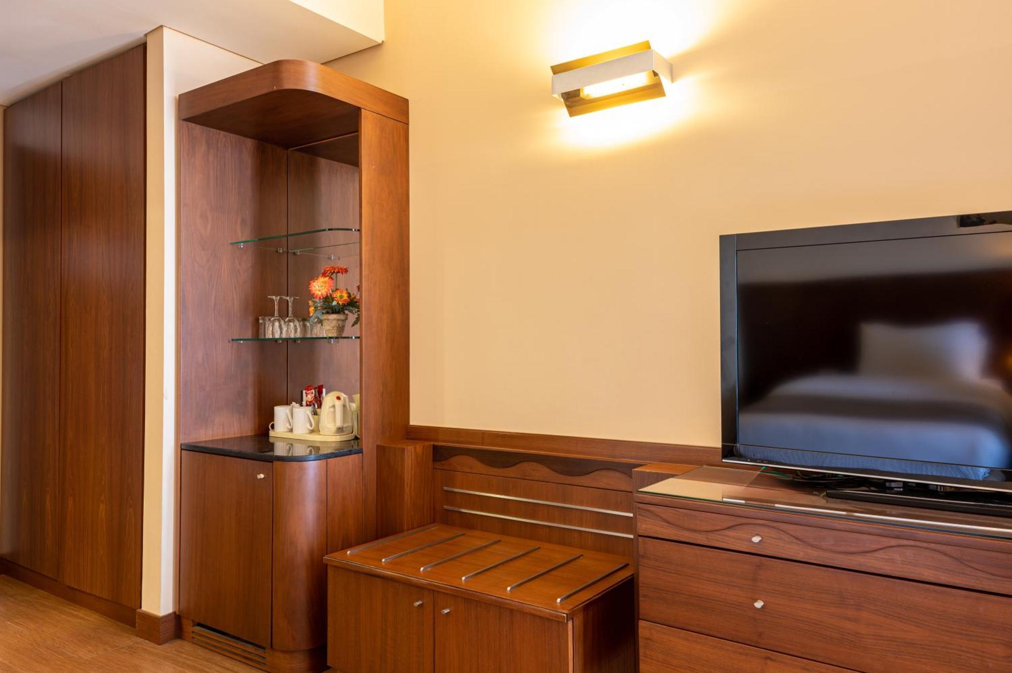 Jiyeh Marina Resort Hotel & Chalets Jieh Kültér fotó