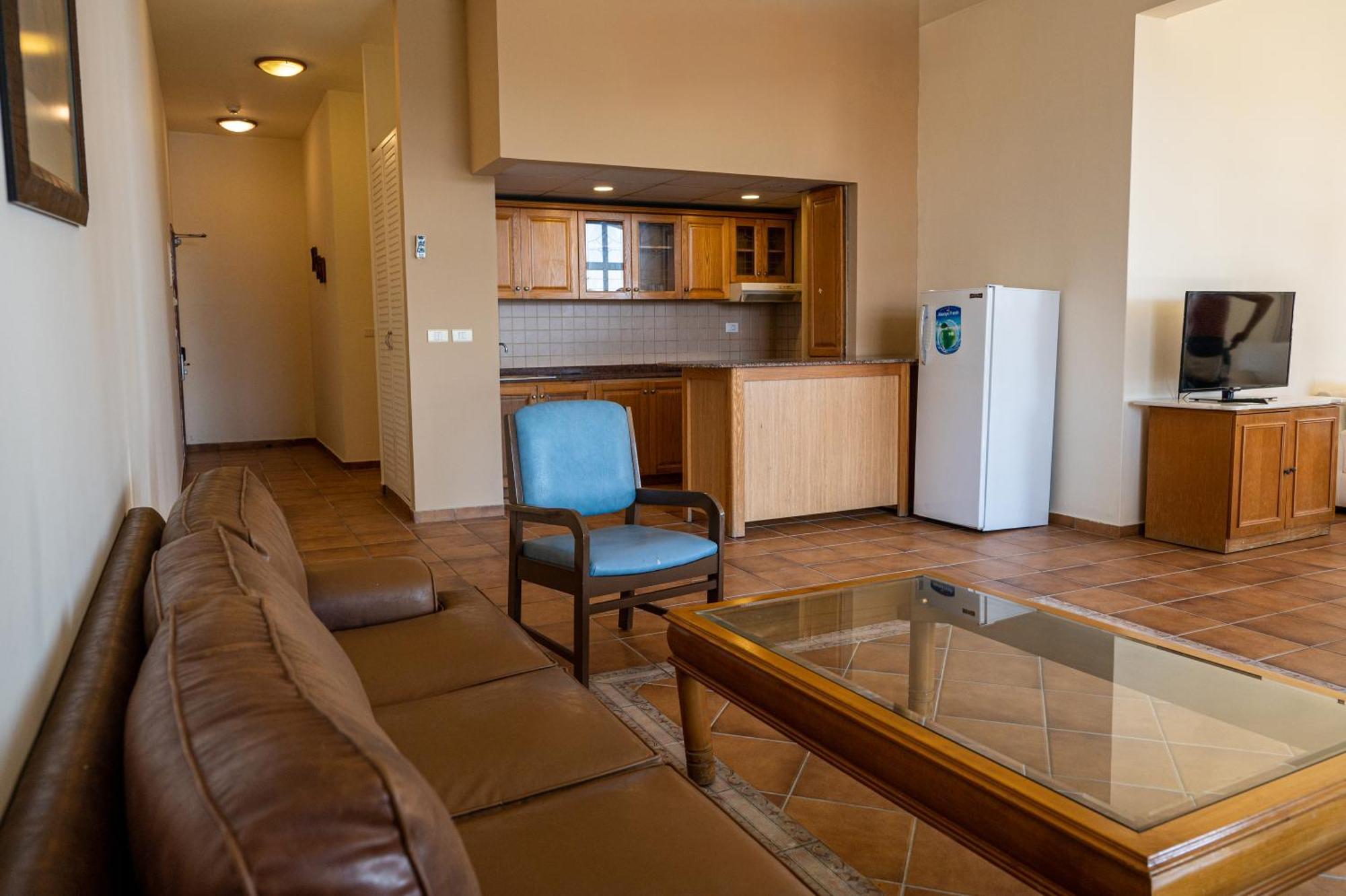 Jiyeh Marina Resort Hotel & Chalets Jieh Kültér fotó