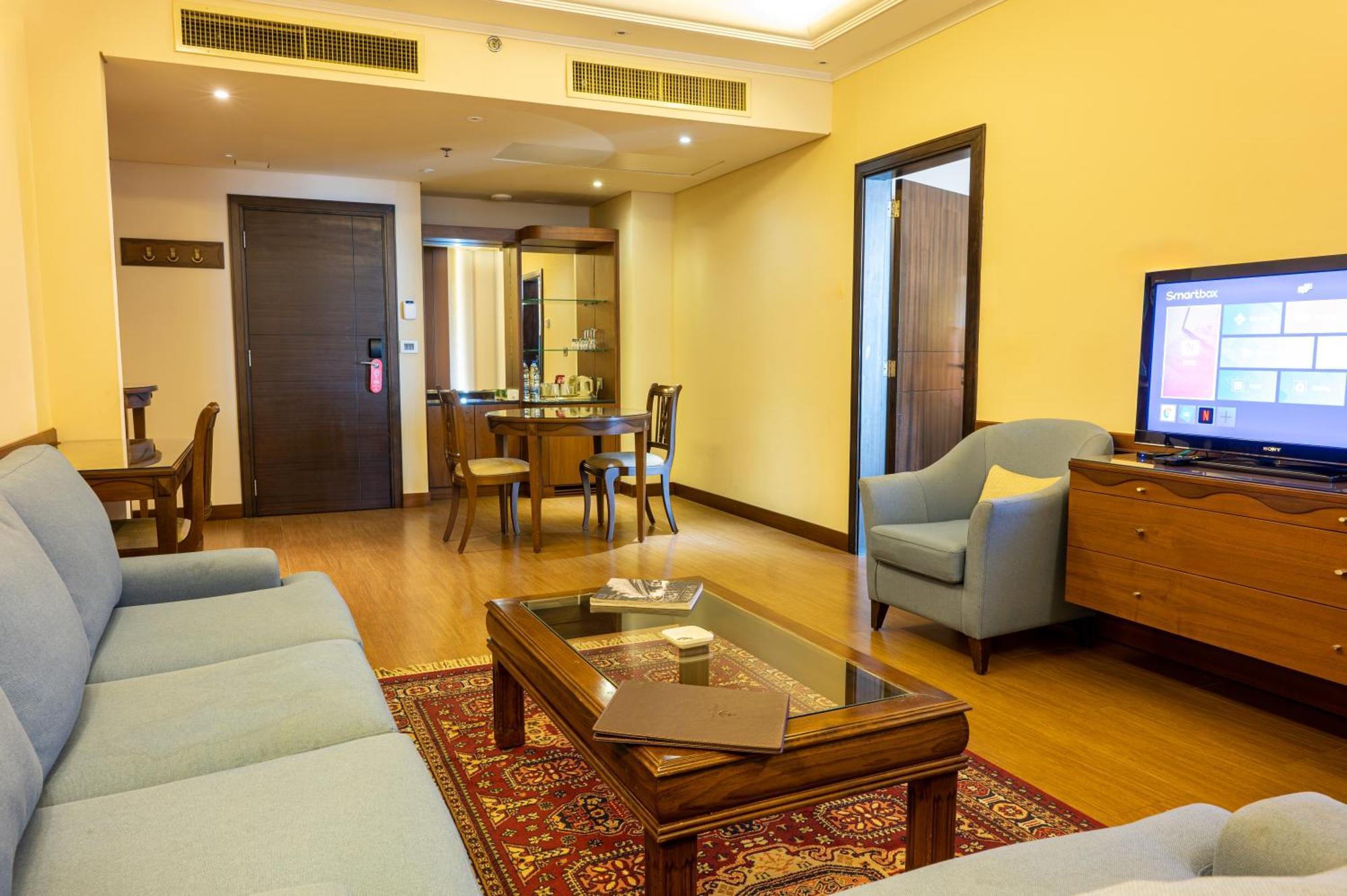 Jiyeh Marina Resort Hotel & Chalets Jieh Kültér fotó