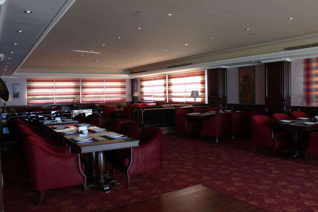 Jiyeh Marina Resort Hotel & Chalets Jieh Kültér fotó