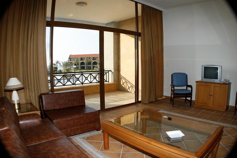 Jiyeh Marina Resort Hotel & Chalets Jieh Szoba fotó