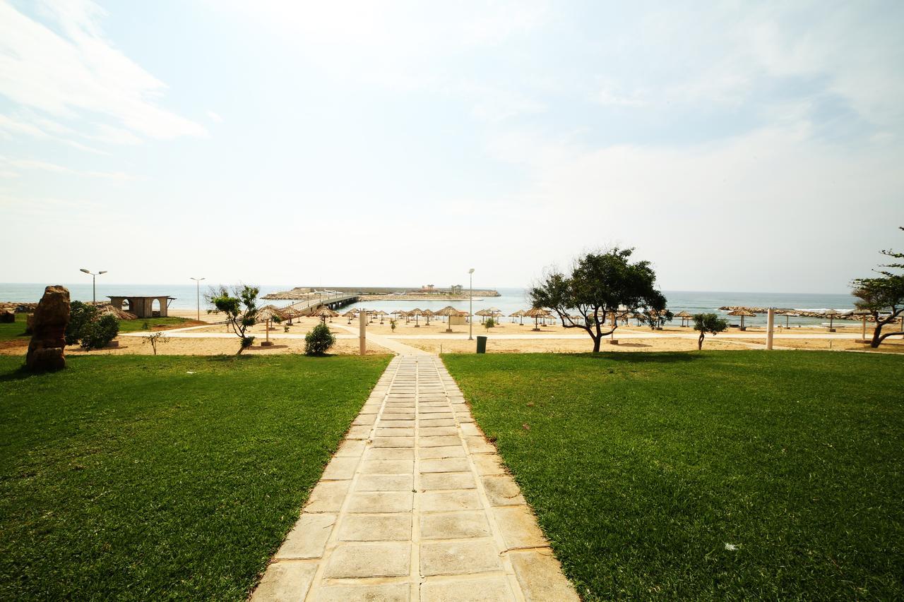 Jiyeh Marina Resort Hotel & Chalets Jieh Kültér fotó