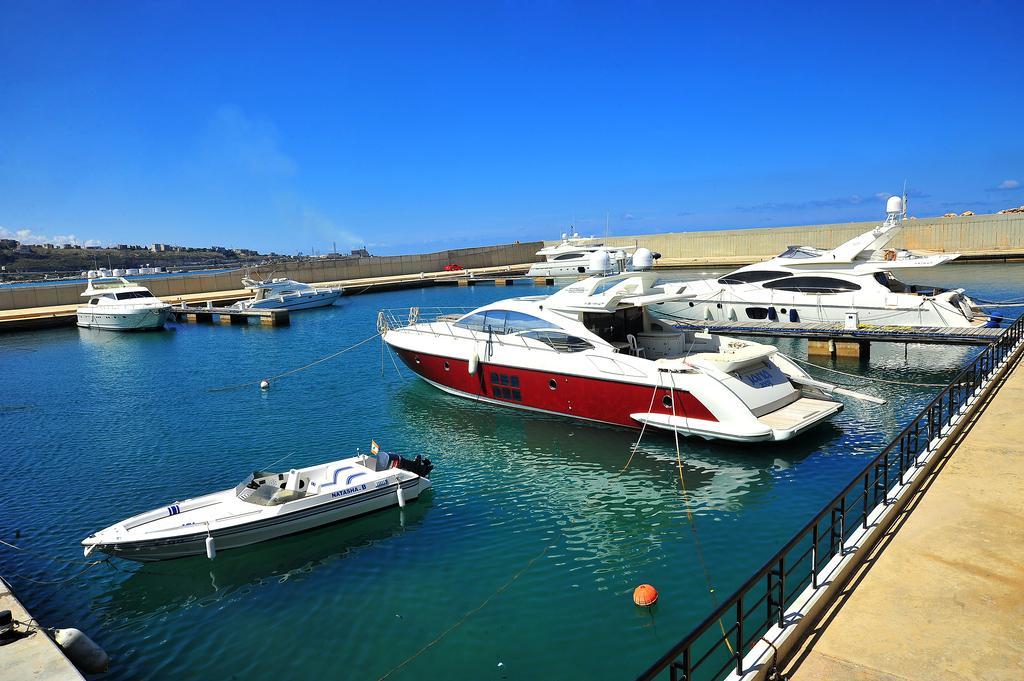 Jiyeh Marina Resort Hotel & Chalets Jieh Kültér fotó