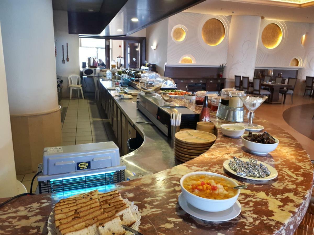 Jiyeh Marina Resort Hotel & Chalets Jieh Kültér fotó